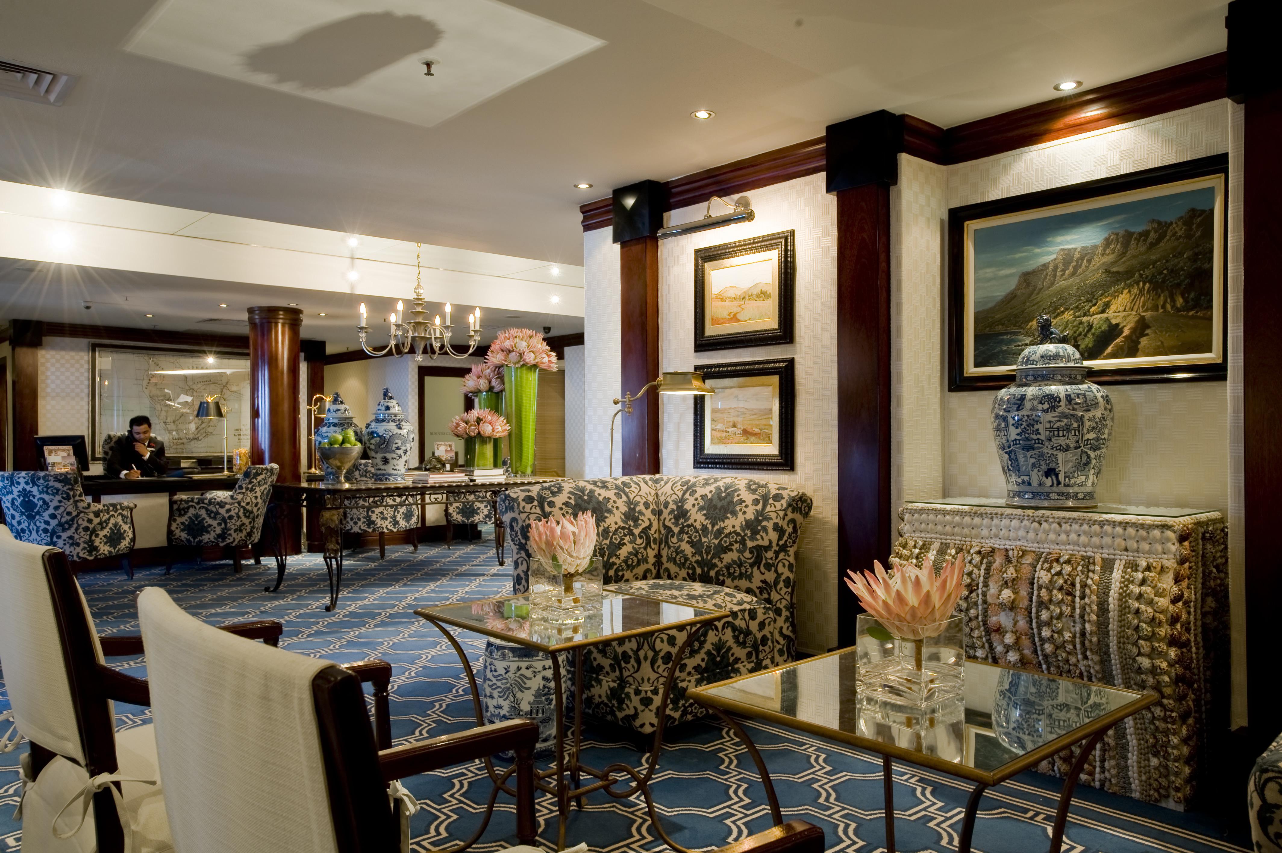 Twelve Apostles & Hotel 5*