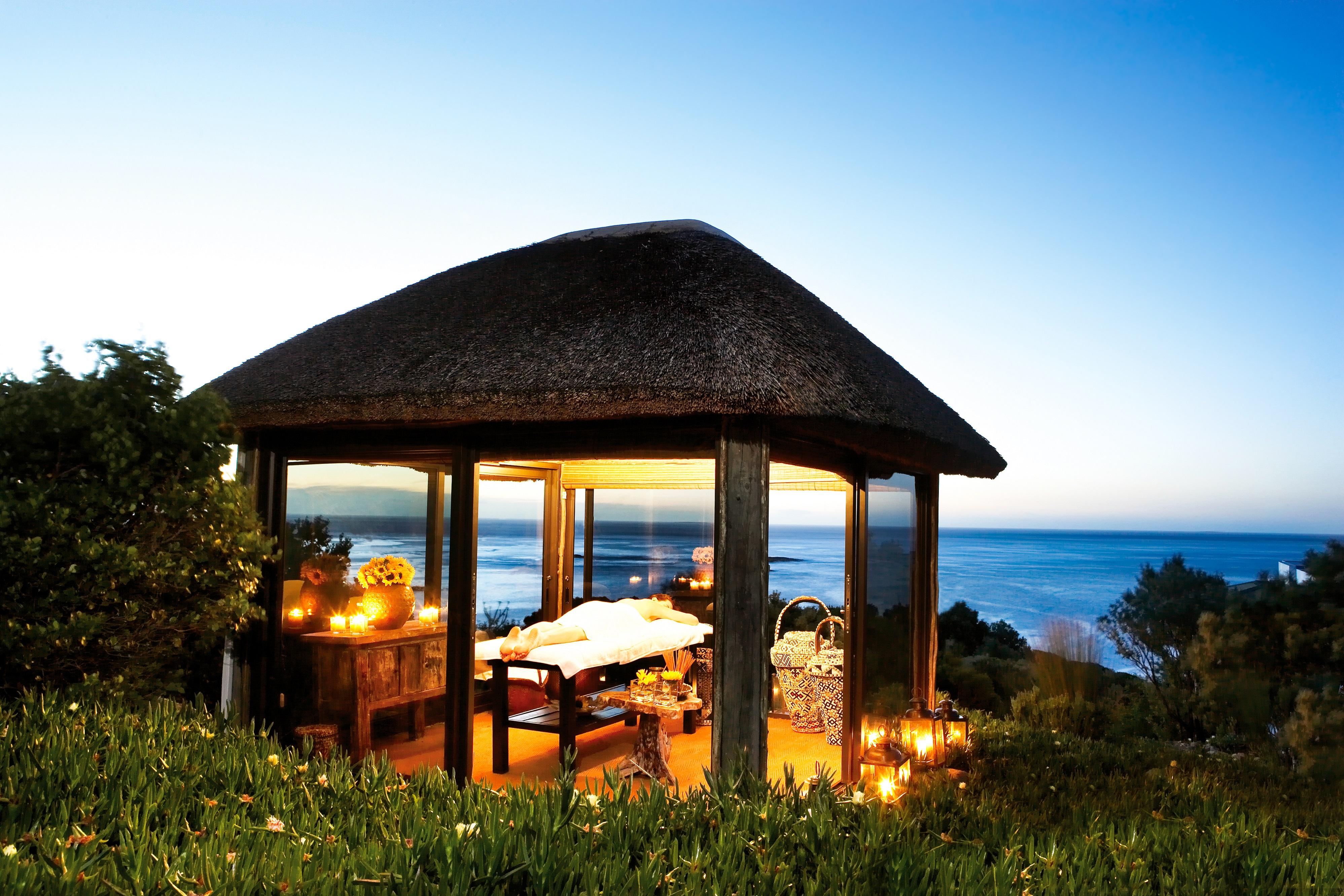 Twelve Apostles & 5*