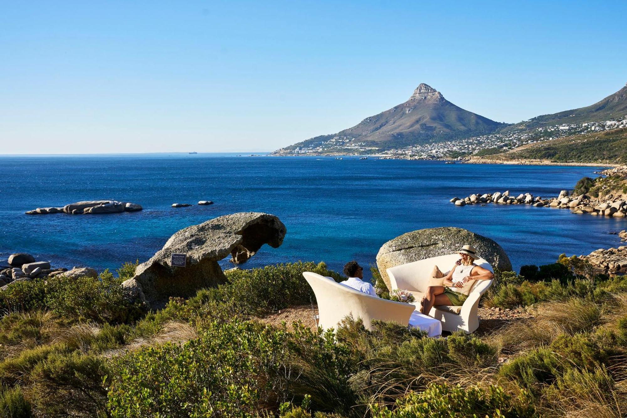 Twelve Apostles & Hotel 5*